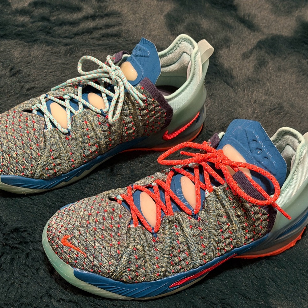 🎁LebronXVII (GS) Nike Multicolor Knit Sneakers Orange and Mint Laces